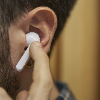 Wireless 5.0 Bluetooth-Ohrstöpsel mit Ladekoffer aus natürlichem Bambus